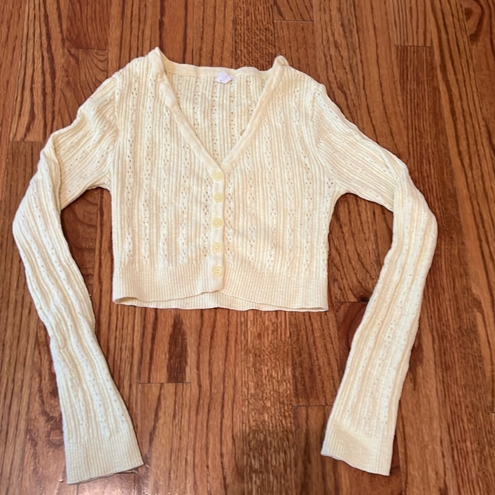 Woman Garage Ling Sleeve Buttoned Cardigan size S color: banana